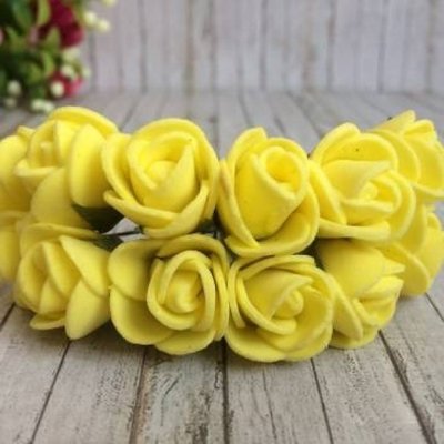 Роза 1,5-2 см, желтая, 12 цветочков в пучке 27613 фото